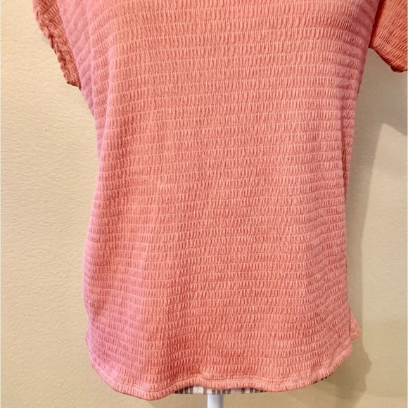 NWT Top XS Salmon Colored GibsonLook Waffled Crepe-like Fabric Asymmetrical Top - Picture 3 of 16